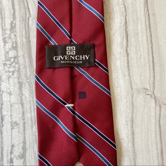 Givenchy tie. EUC like new - Picture 4 of 4